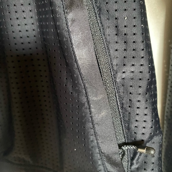 Lululemon Perforated Jacket Bomber - Picture 5 of 8